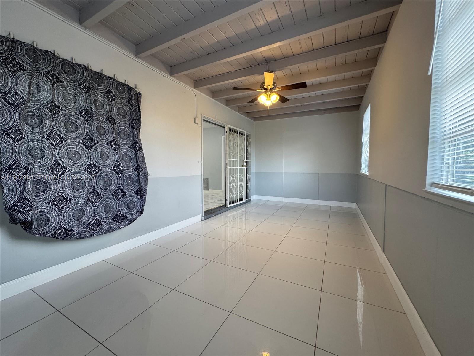 HOLIDAY VILLAGE SEC ONE - Residential Lease