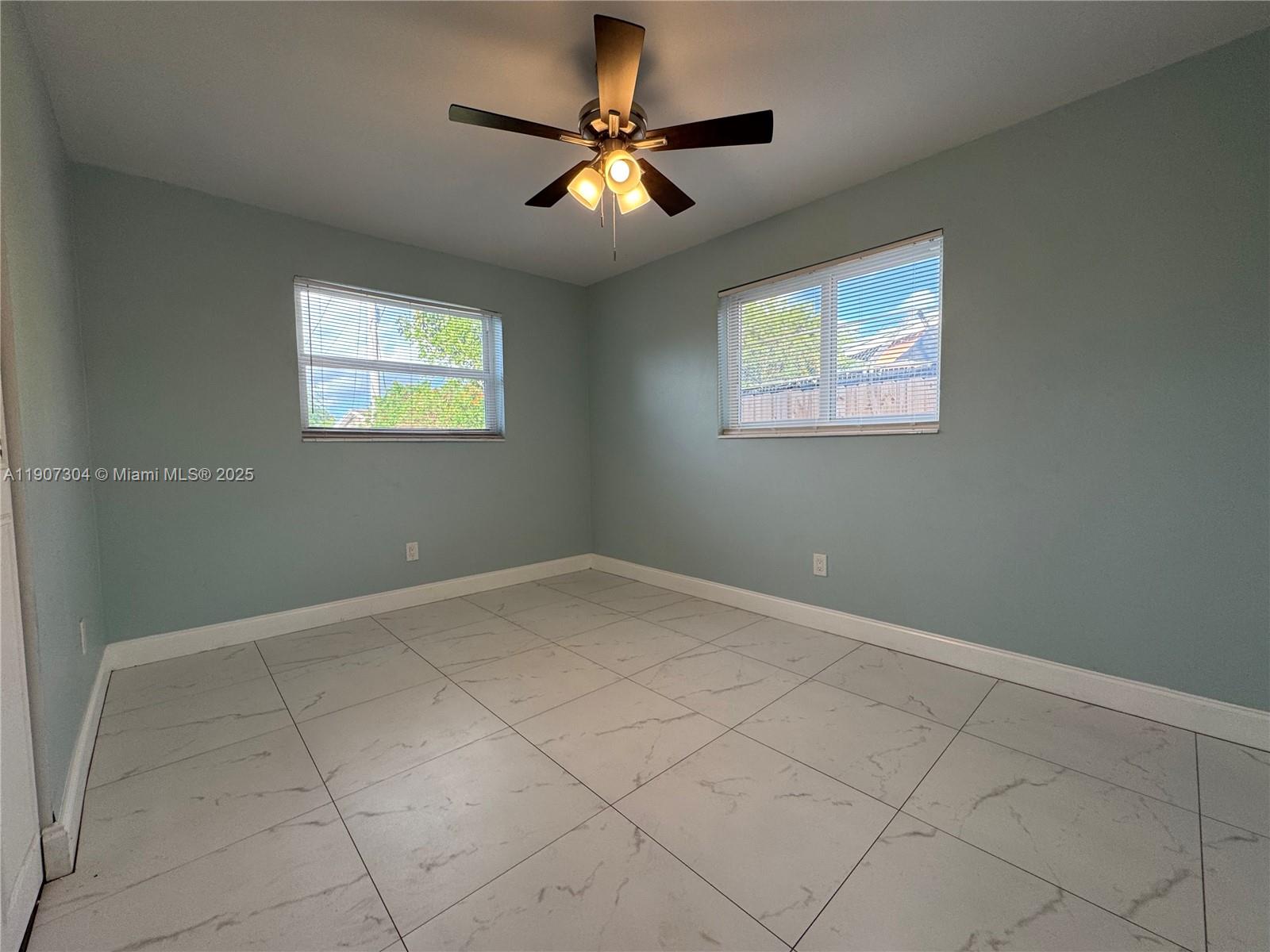 HOLIDAY VILLAGE SEC ONE - Residential Lease