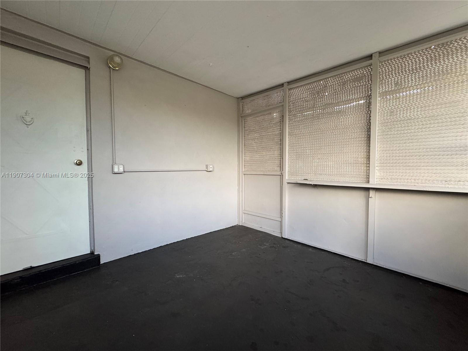 HOLIDAY VILLAGE SEC ONE - Residential Lease