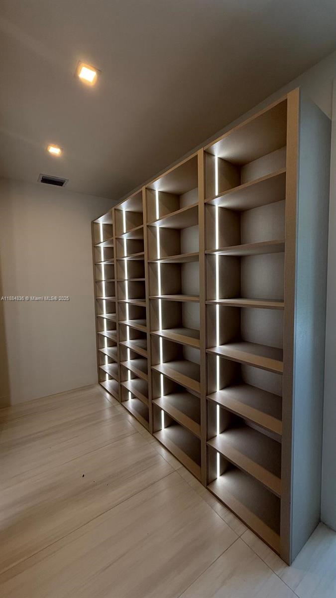 EAST SHENANDOAH - Residential