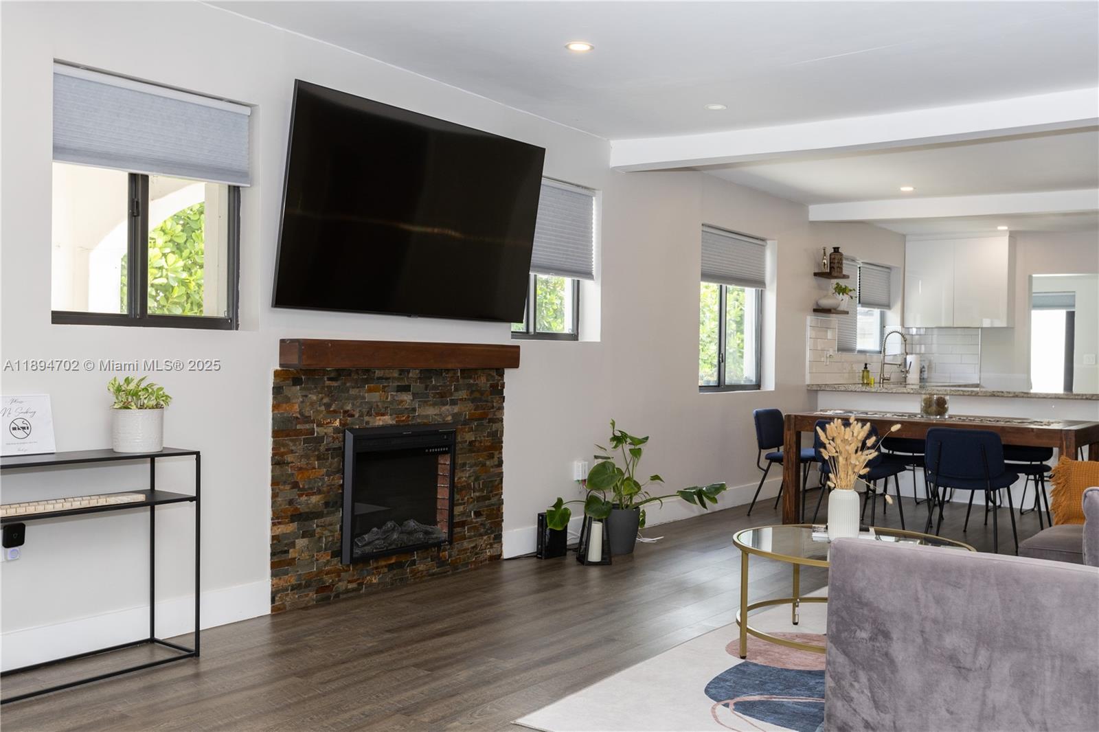 17TH AVE MANOR - Residential