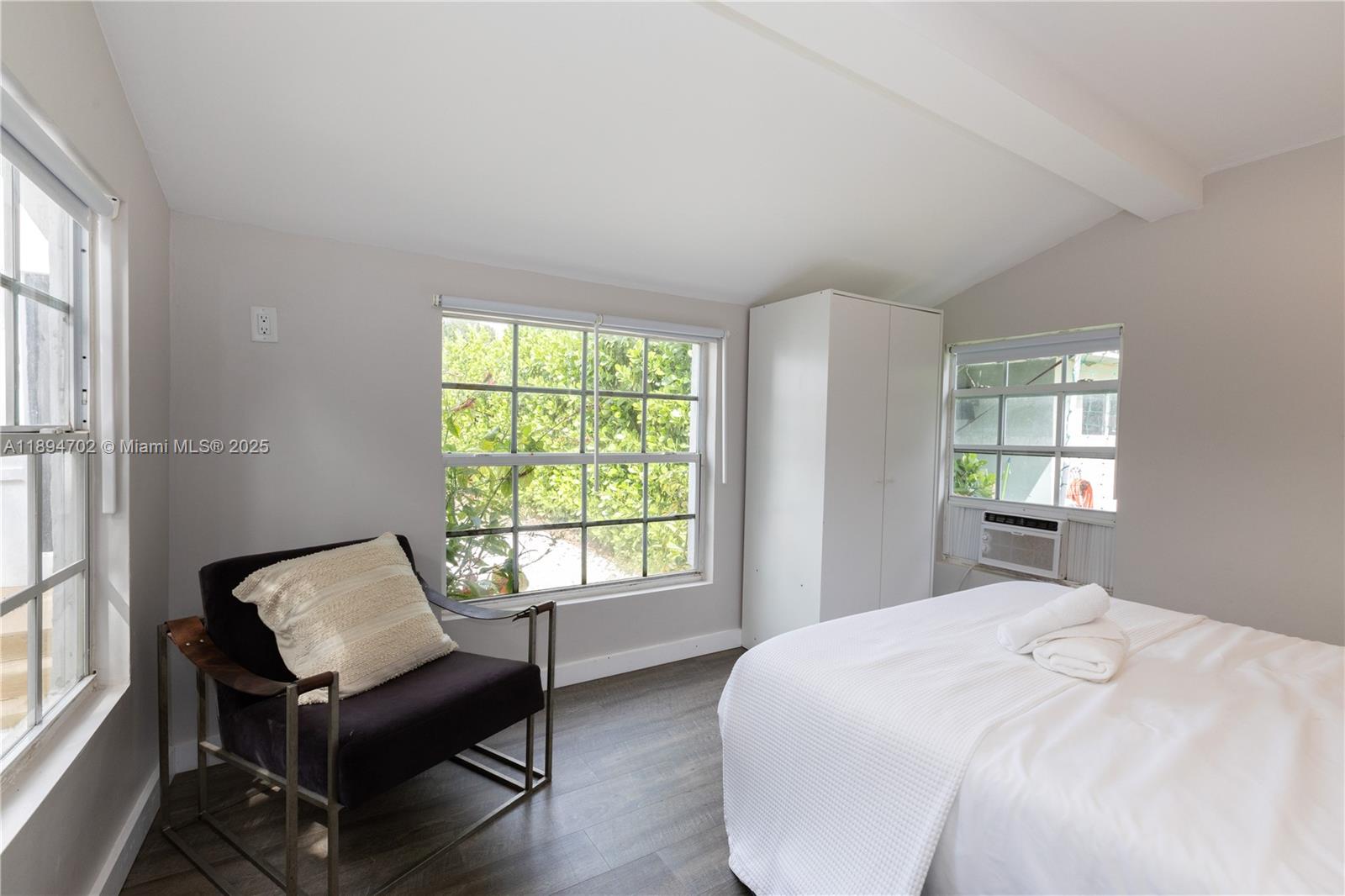 17TH AVE MANOR - Residential
