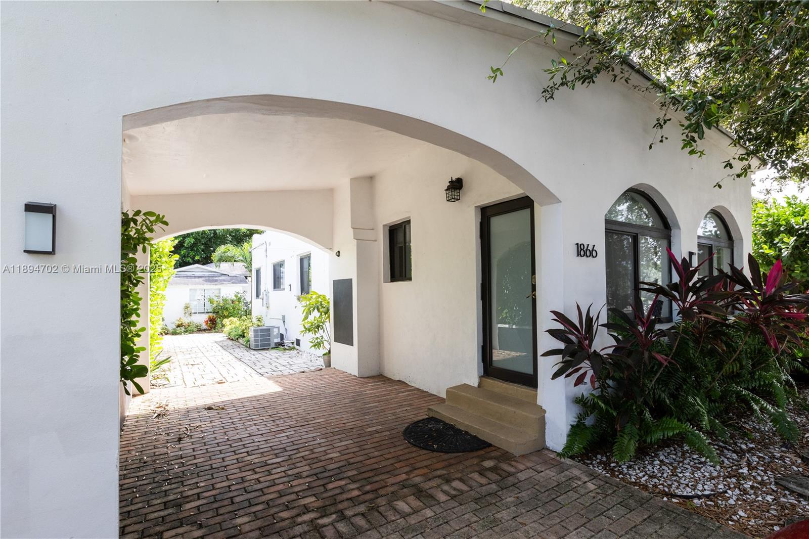 17TH AVE MANOR - Residential