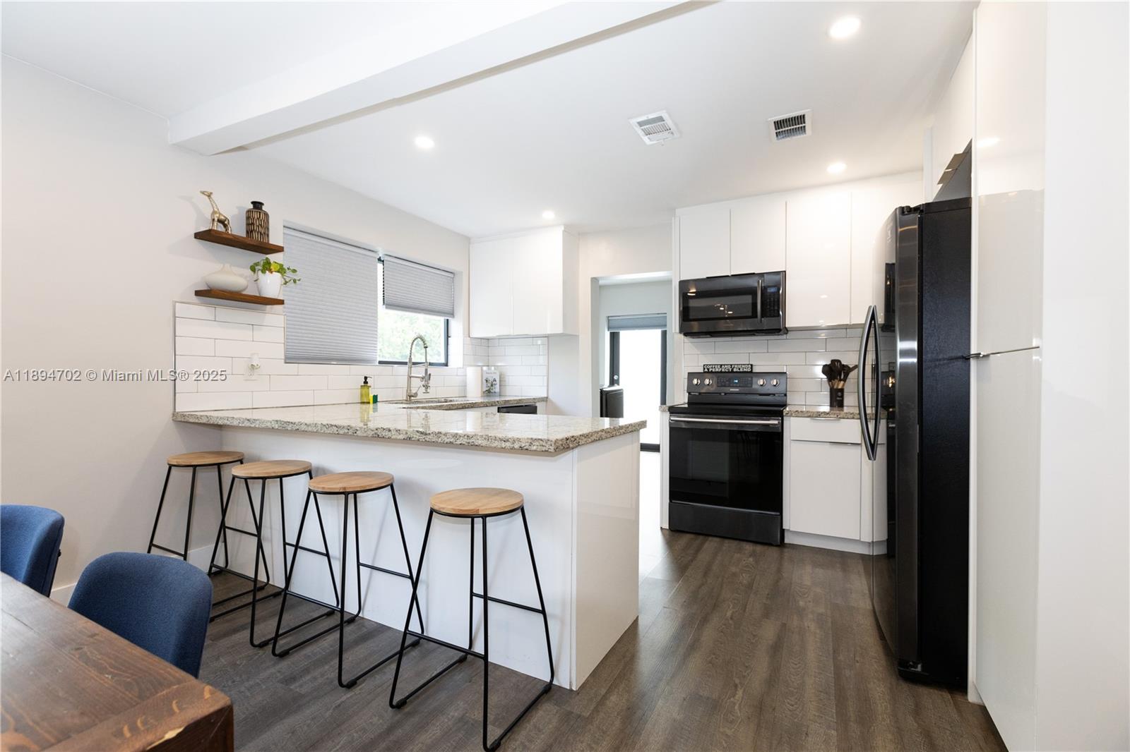 17TH AVE MANOR - Residential