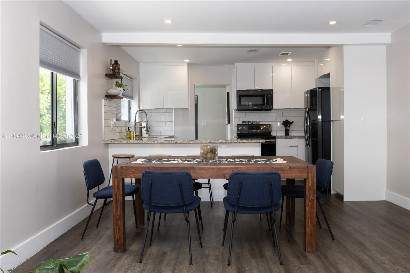 17TH AVE MANOR - Residential