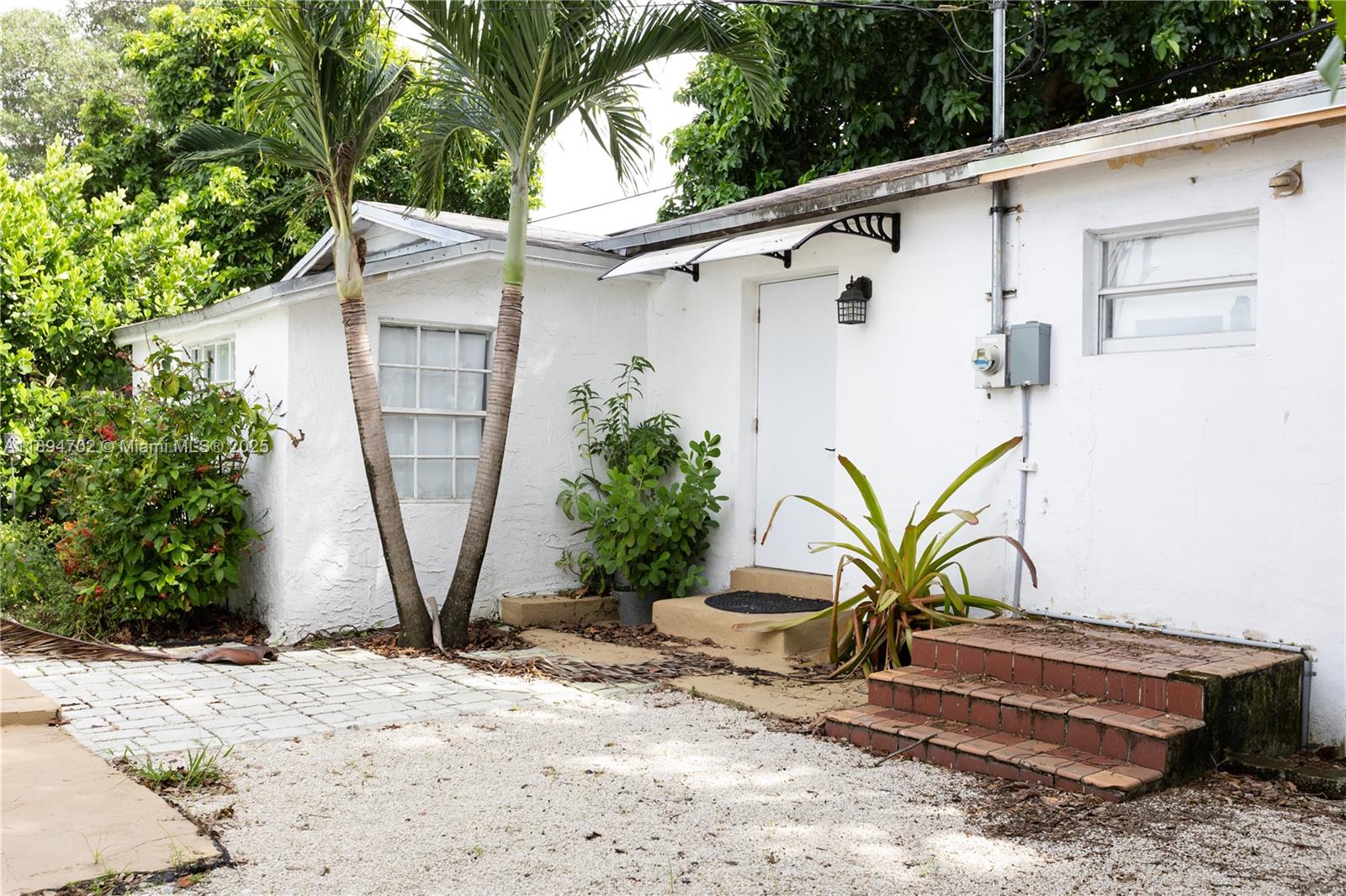 17TH AVE MANOR - Residential