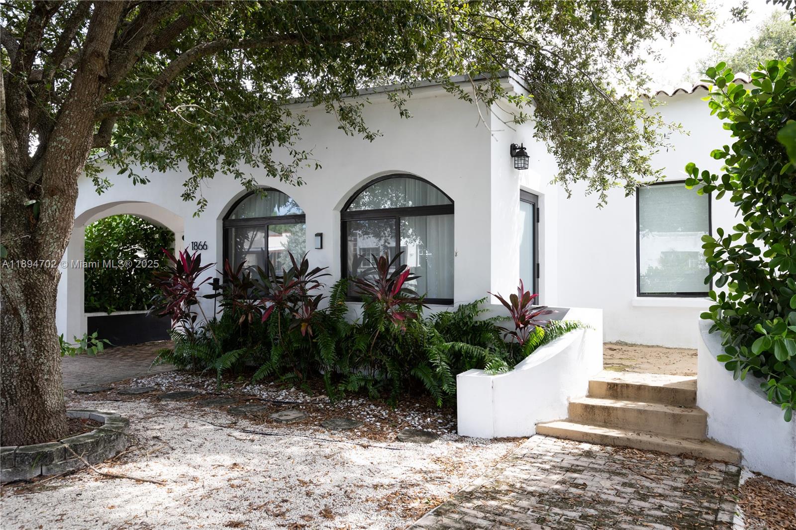 17TH AVE MANOR - Residential