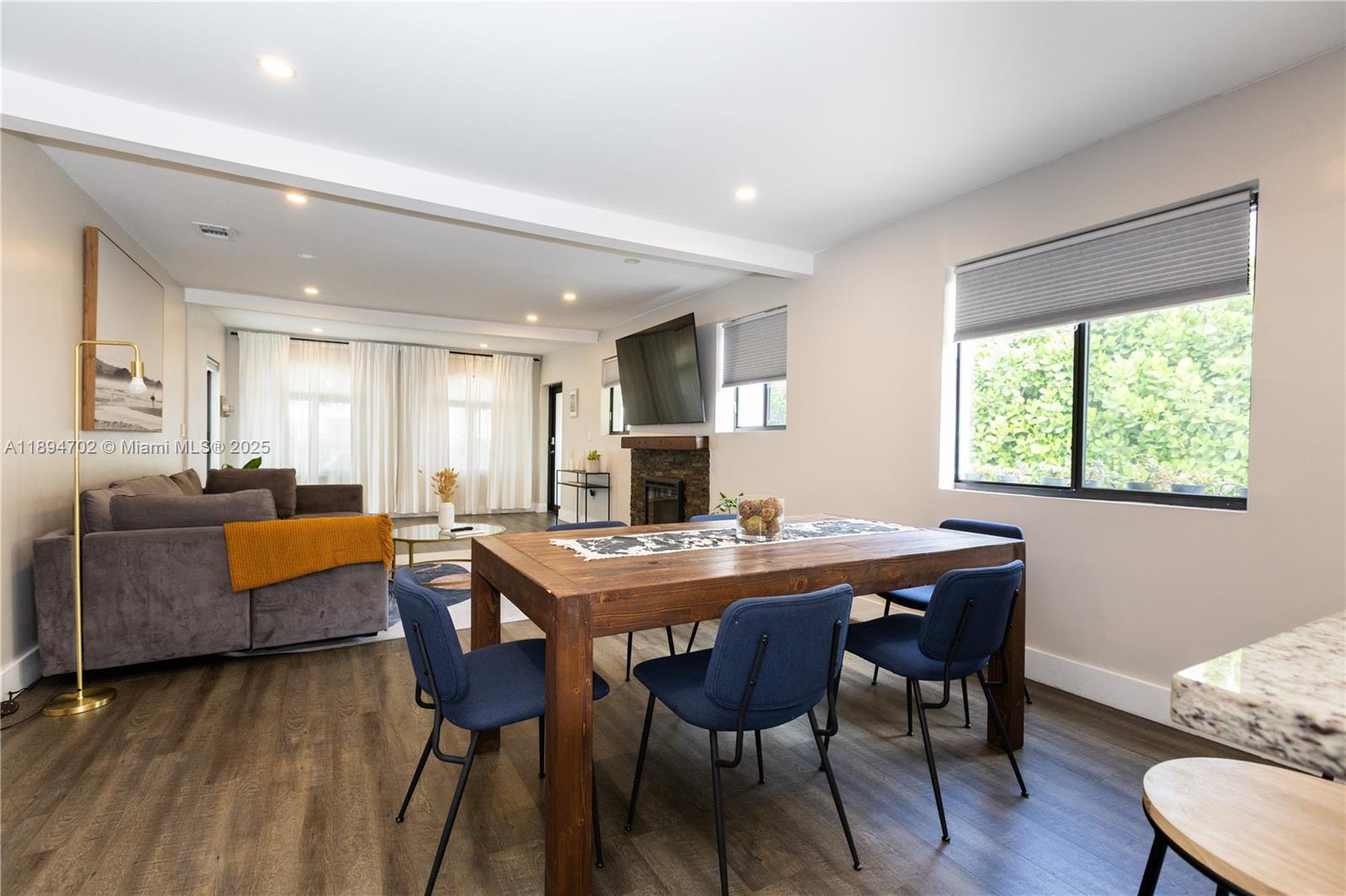 17TH AVE MANOR - Residential