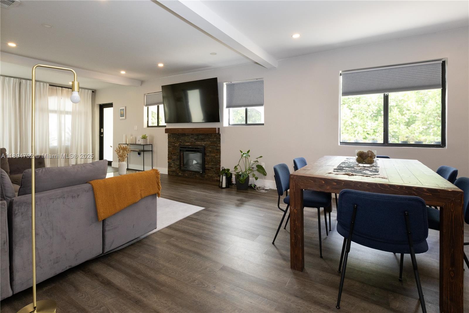17TH AVE MANOR - Residential