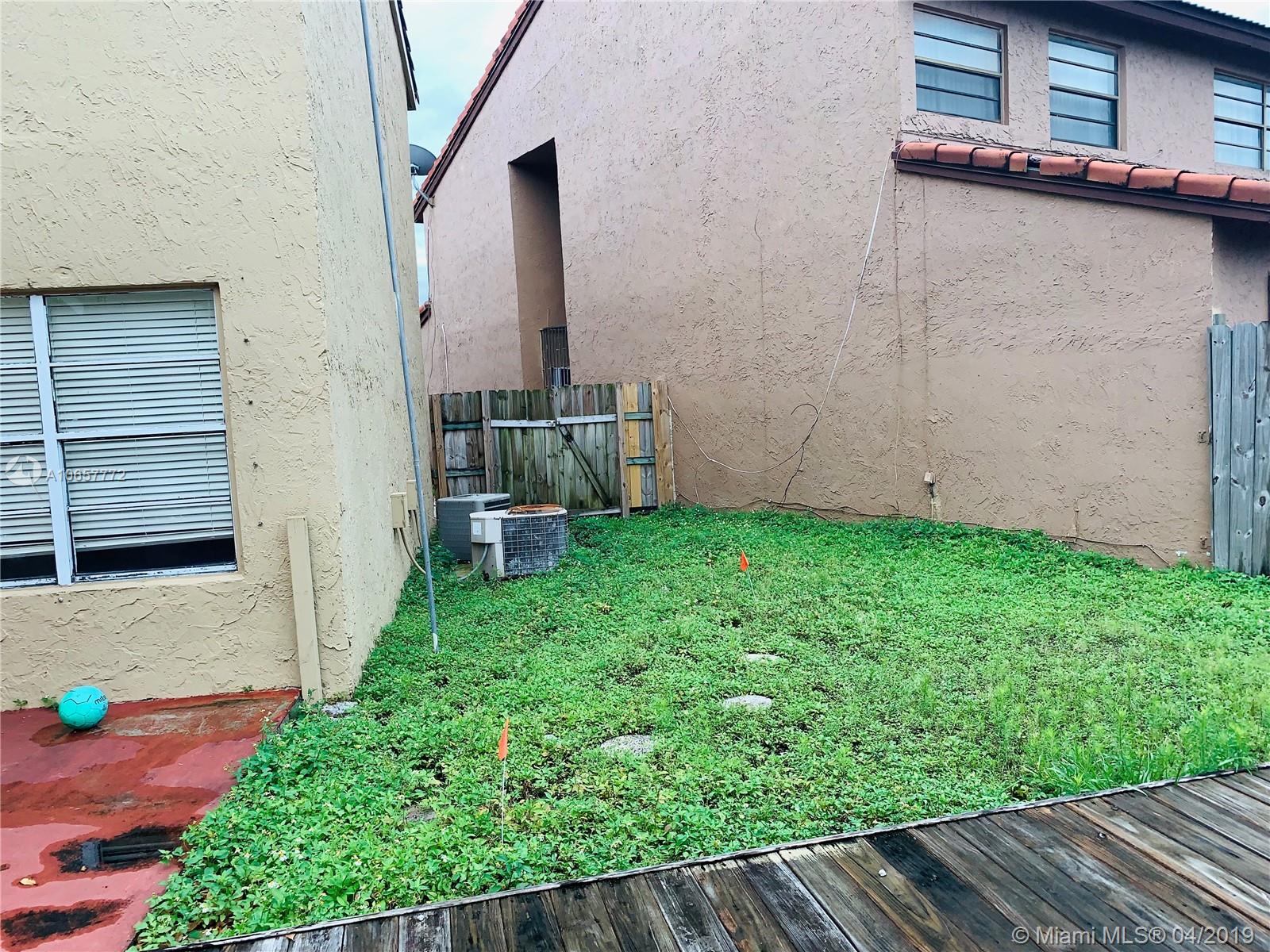 TAMIAMI LAKES SEC 7 - Residential