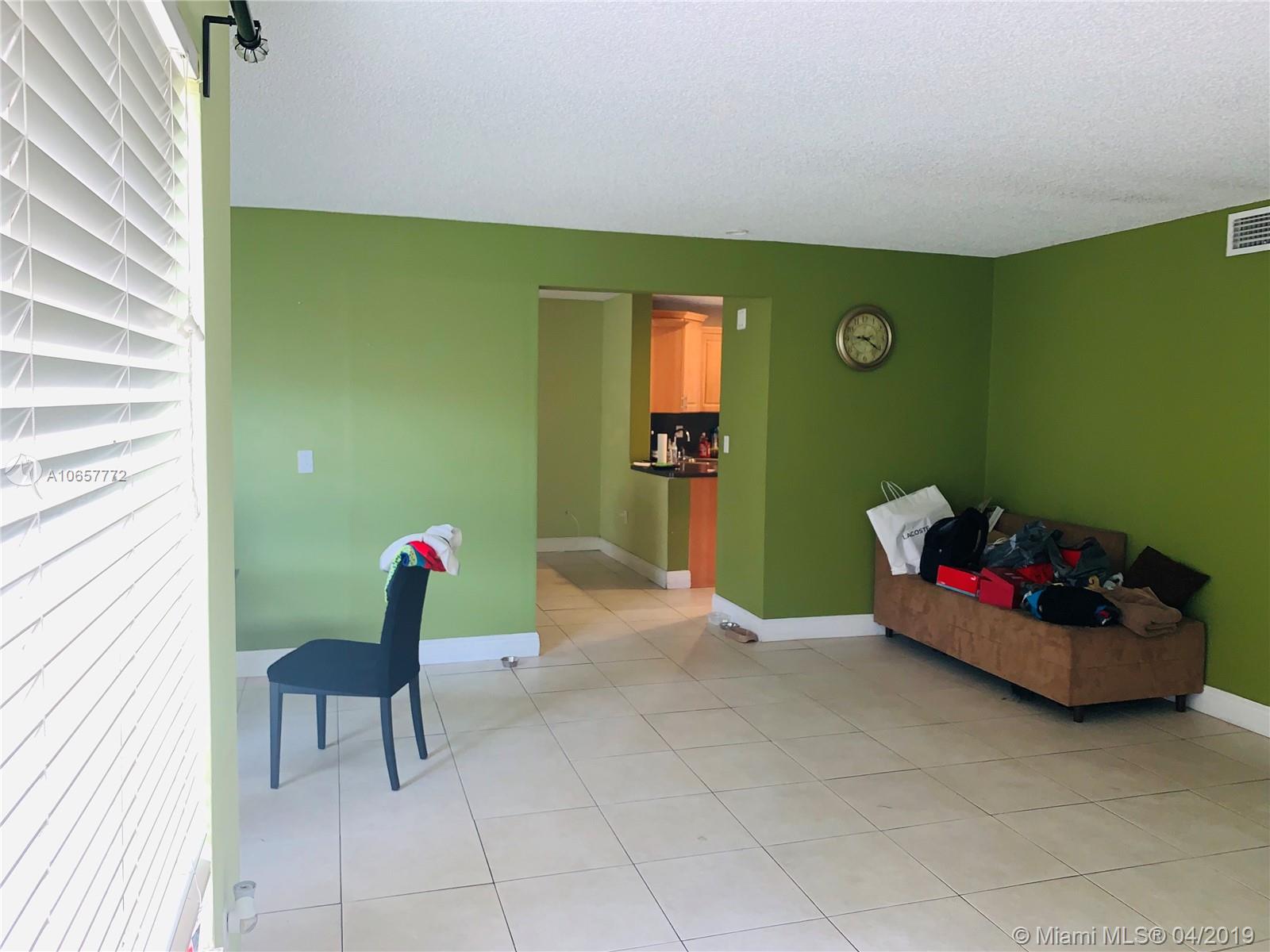 TAMIAMI LAKES SEC 7 - Residential