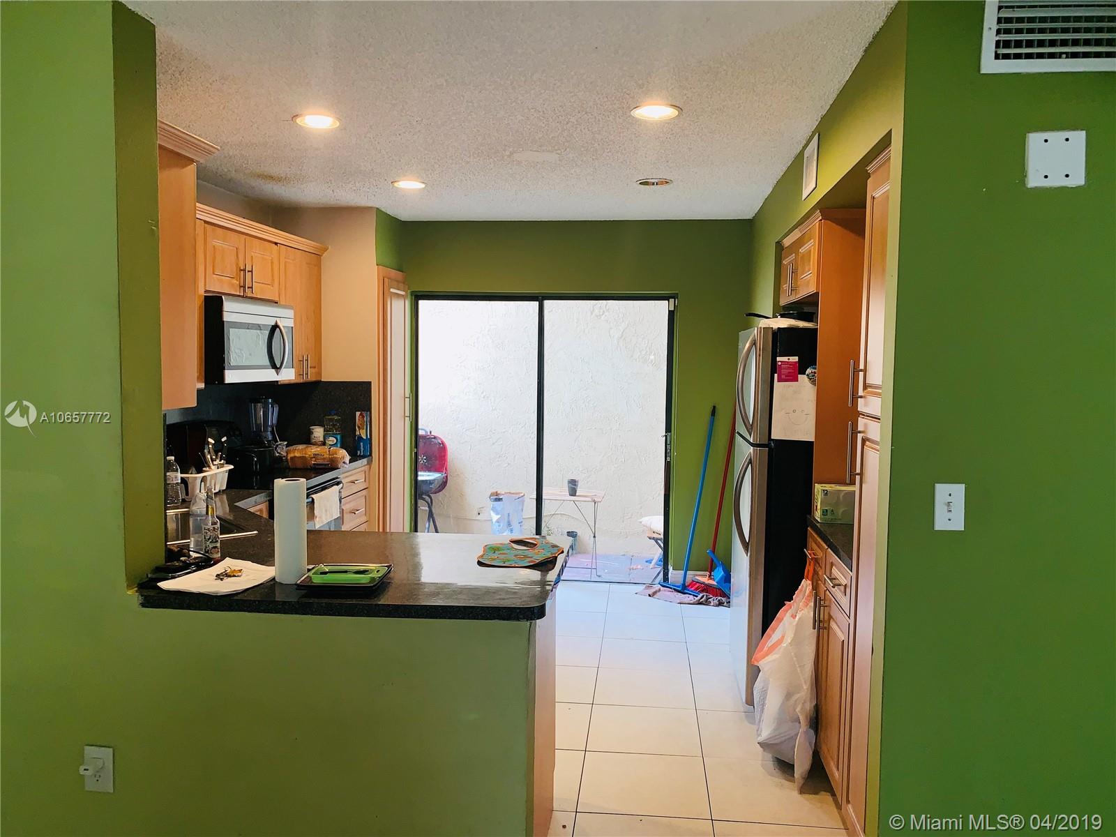 TAMIAMI LAKES SEC 7 - Residential