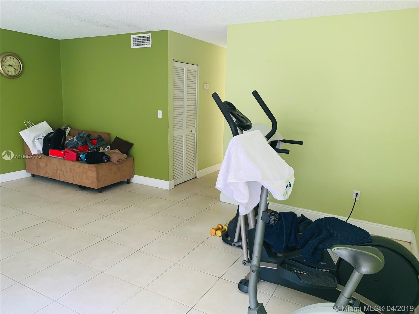 TAMIAMI LAKES SEC 7 - Residential