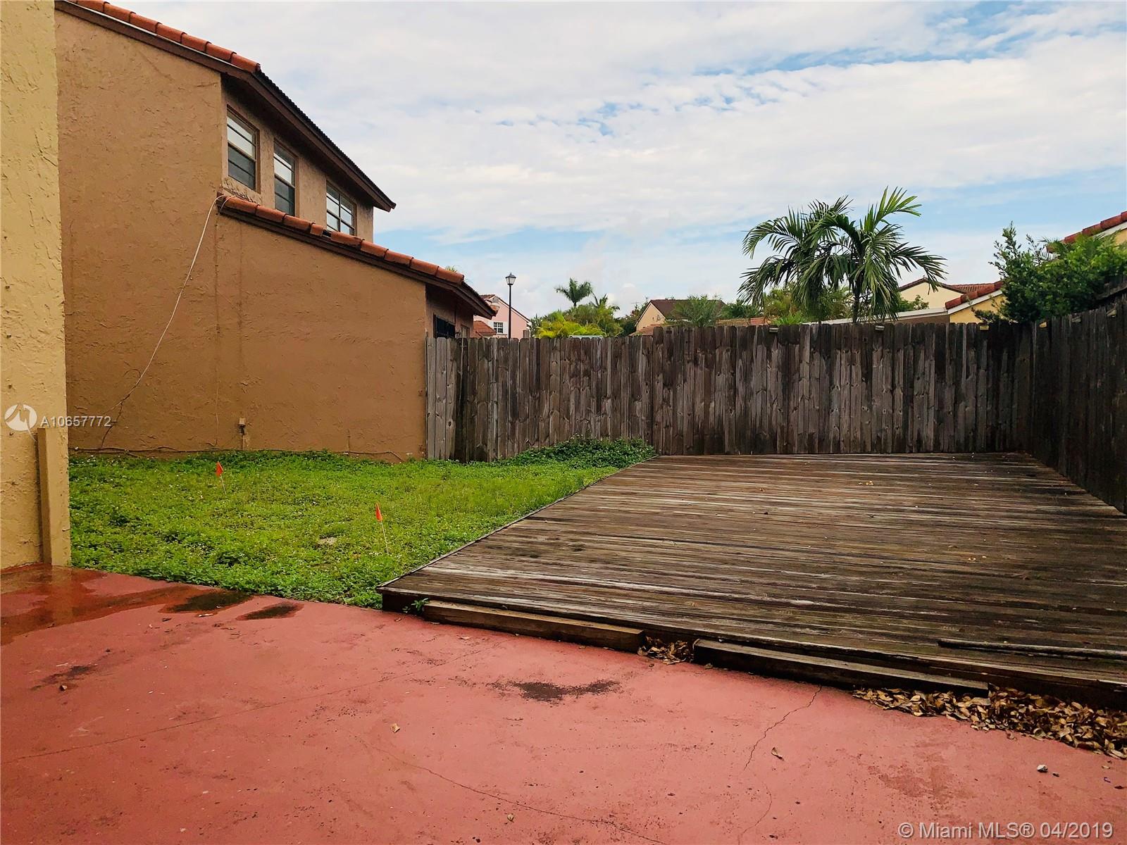 TAMIAMI LAKES SEC 7 - Residential