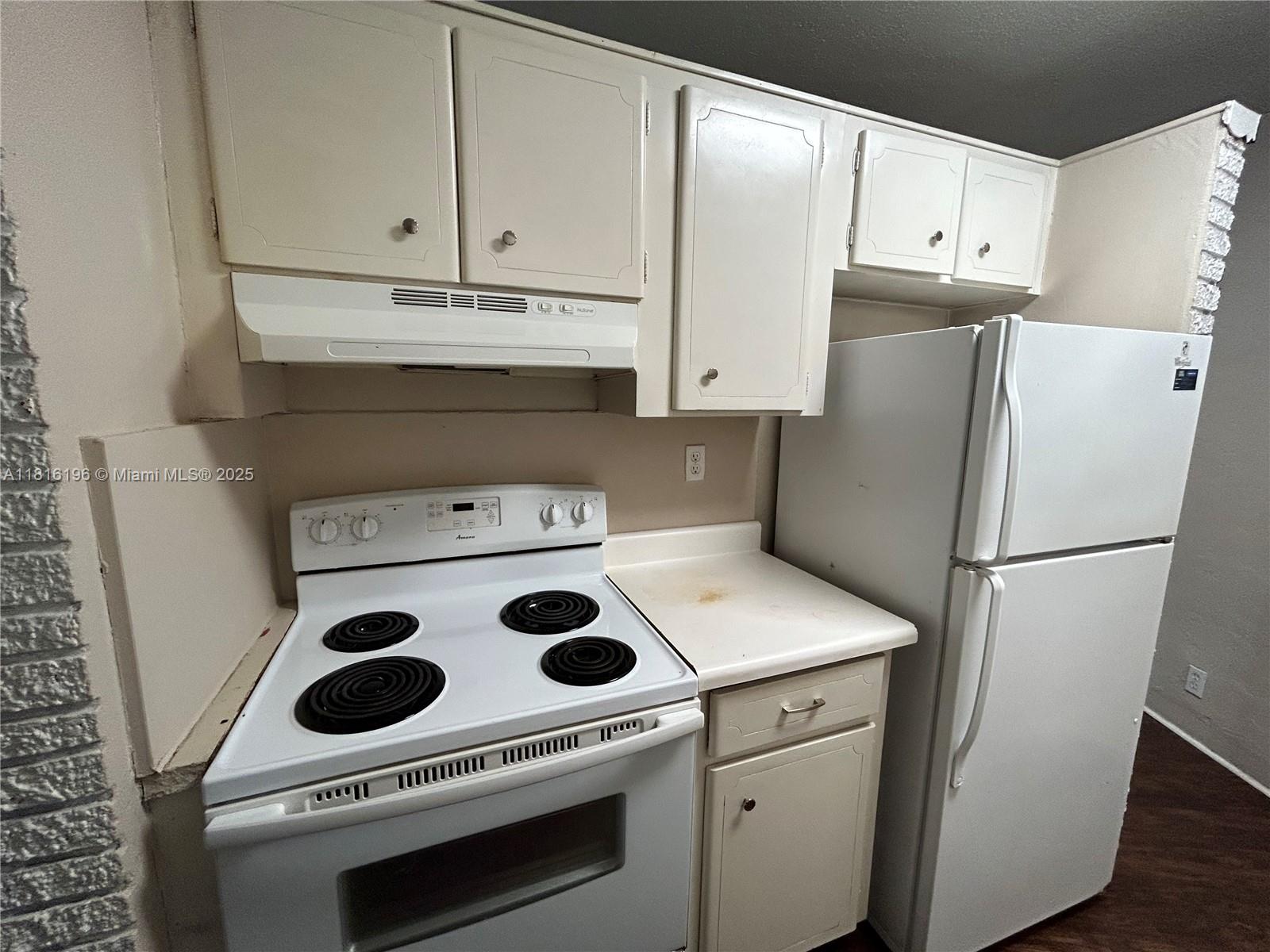 Rental Property at 3049 Nw 9th Ave 3, Wilton Manors, Broward County, Florida - Bedrooms: 1 
Bathrooms: 1  - $1,670 MO.