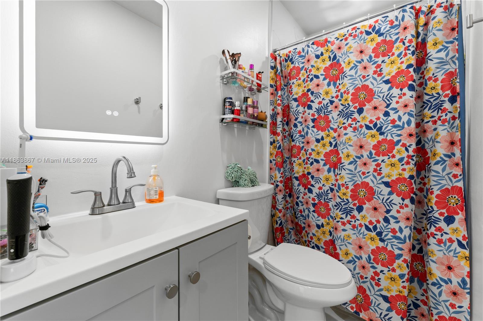 FLAMINGO MANORS - Residential Income