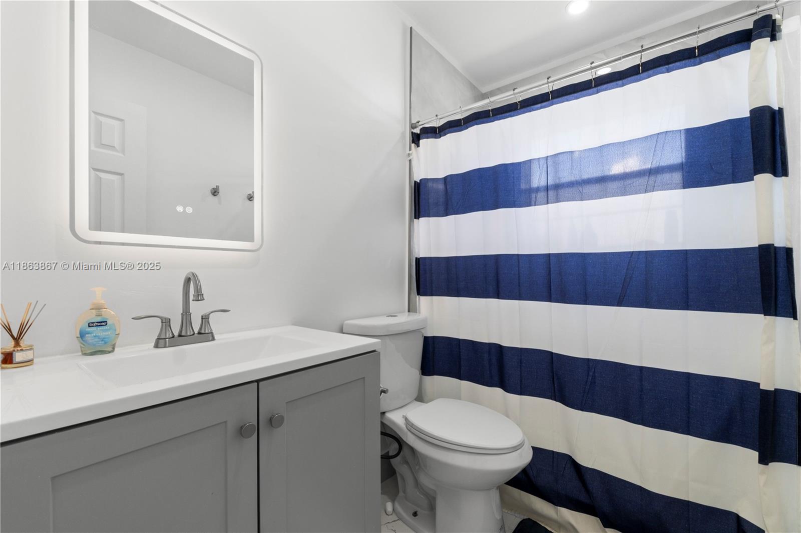 FLAMINGO MANORS - Residential Income