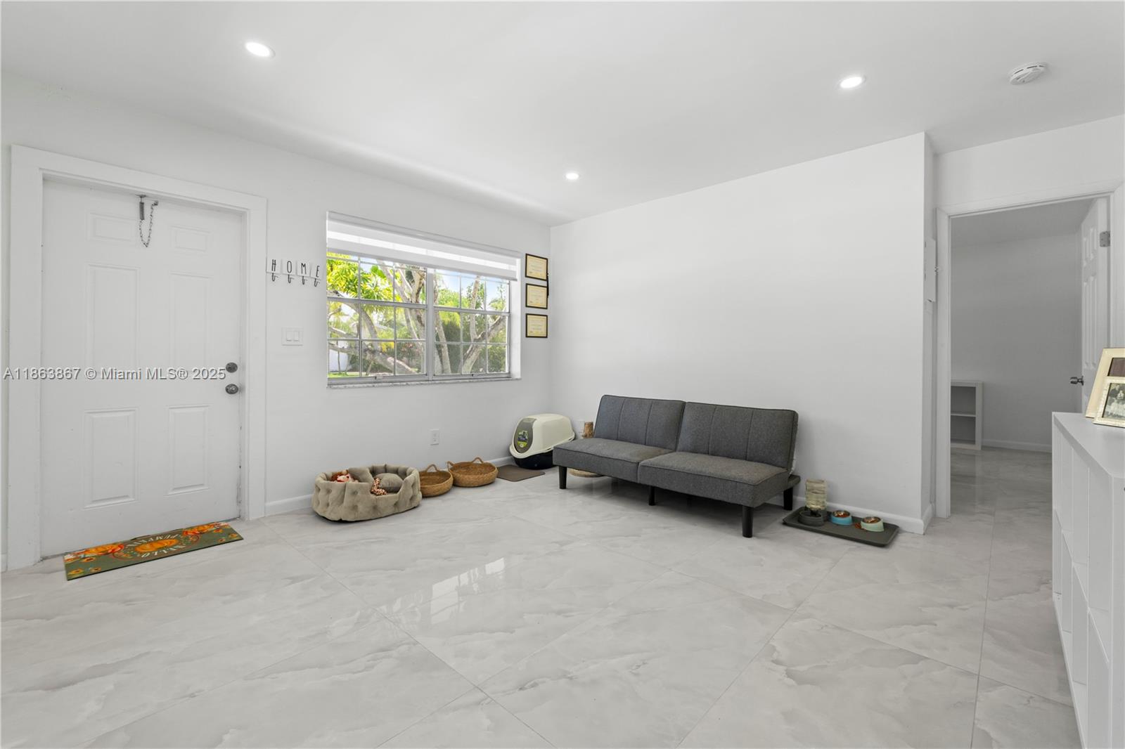 FLAMINGO MANORS - Residential Income