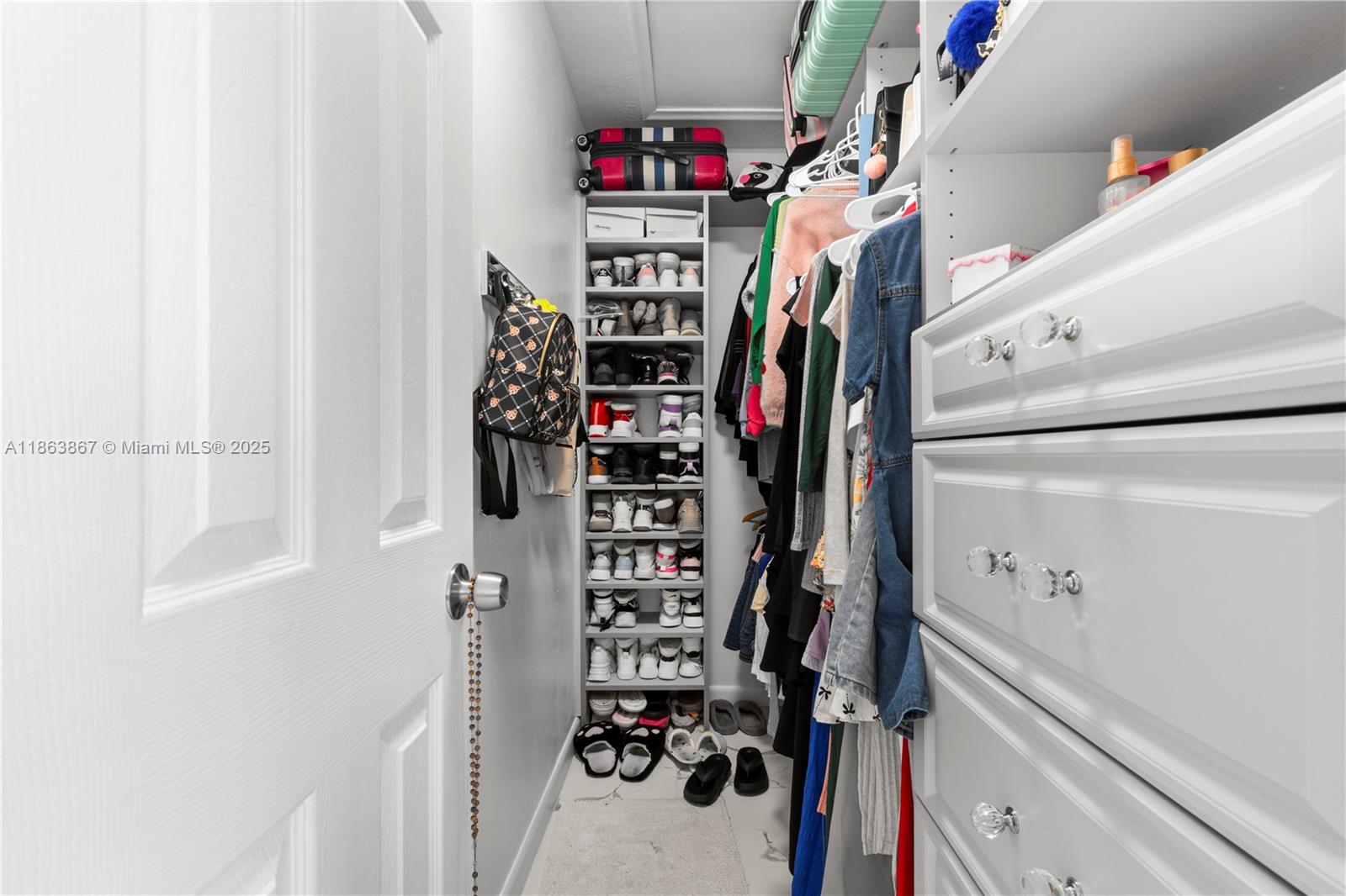 FLAMINGO MANORS - Residential Income