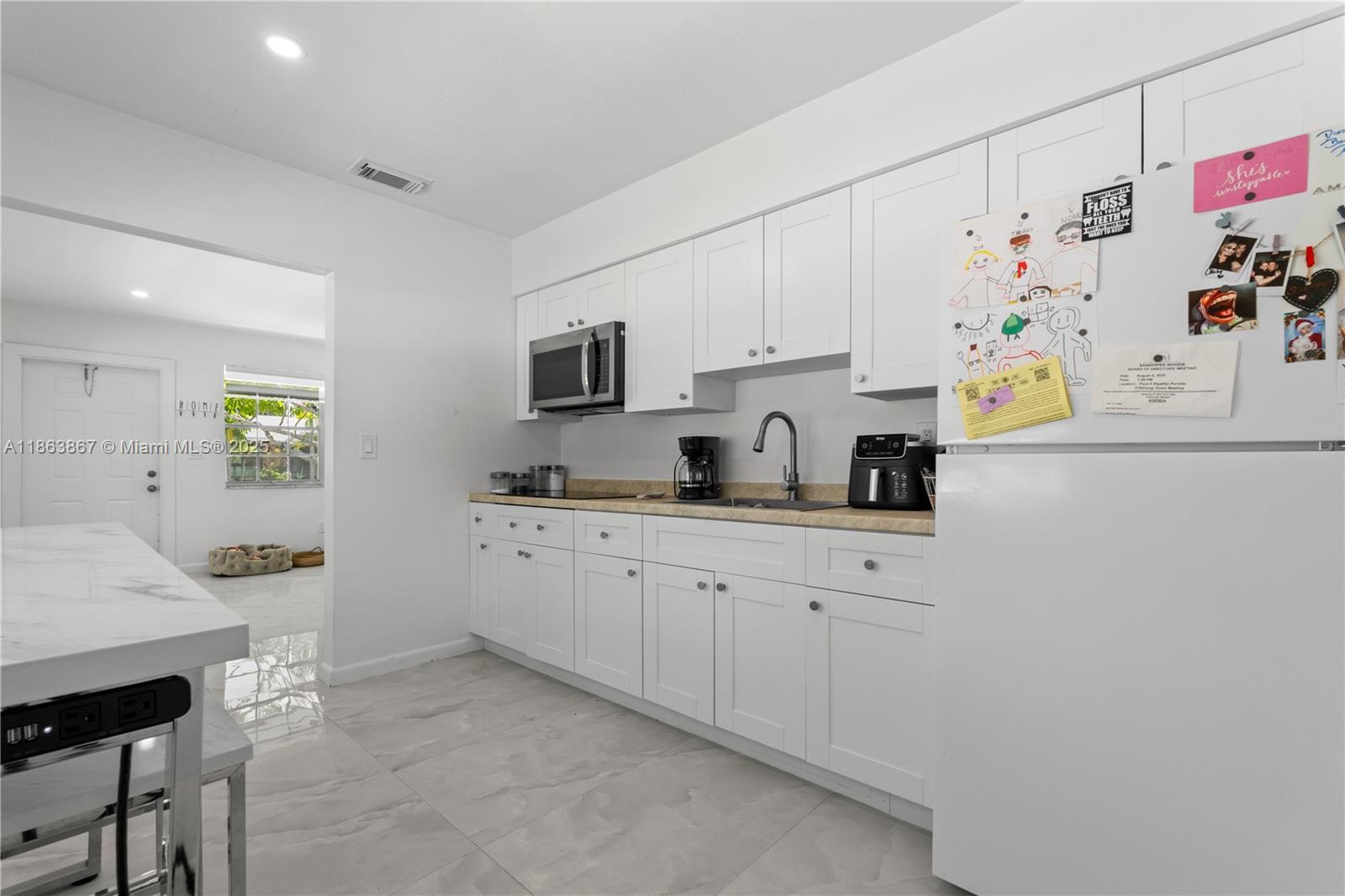 FLAMINGO MANORS - Residential Income