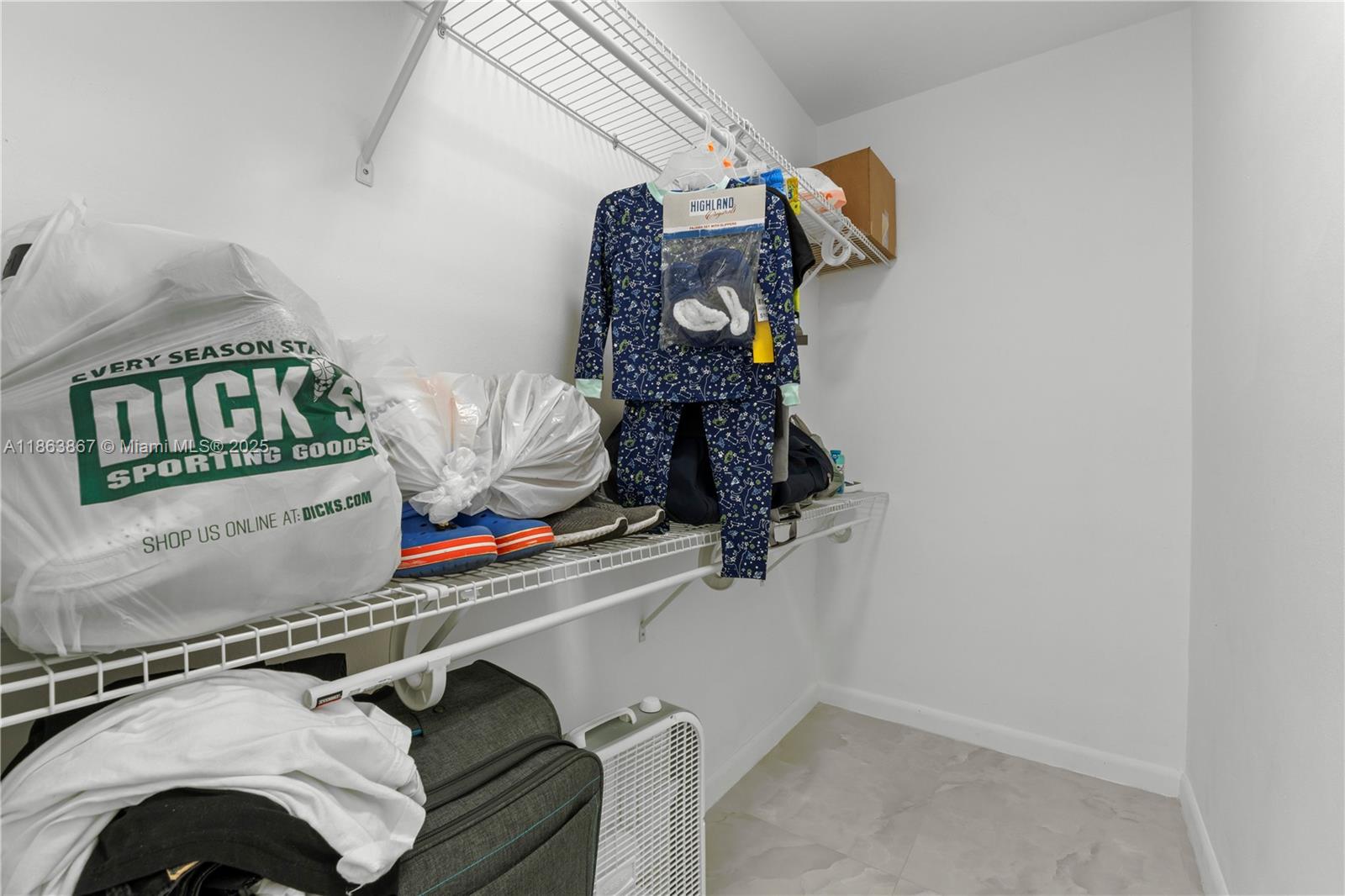 FLAMINGO MANORS - Residential Income