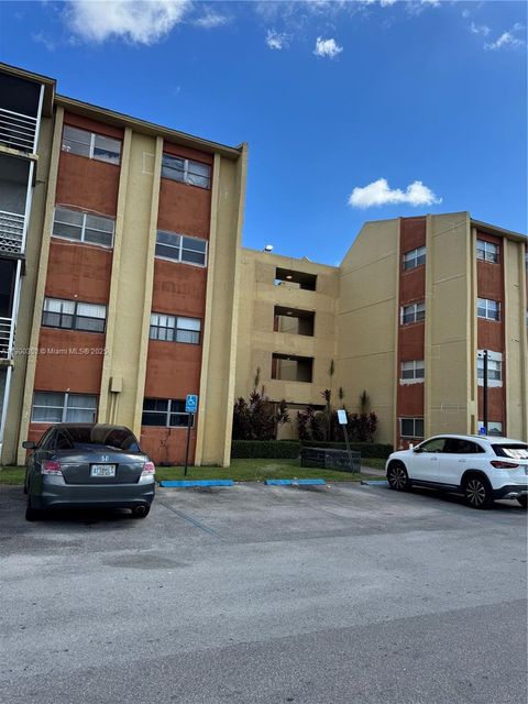 3710 NW 21st St 114 Lauderdale Lakes FL 33311