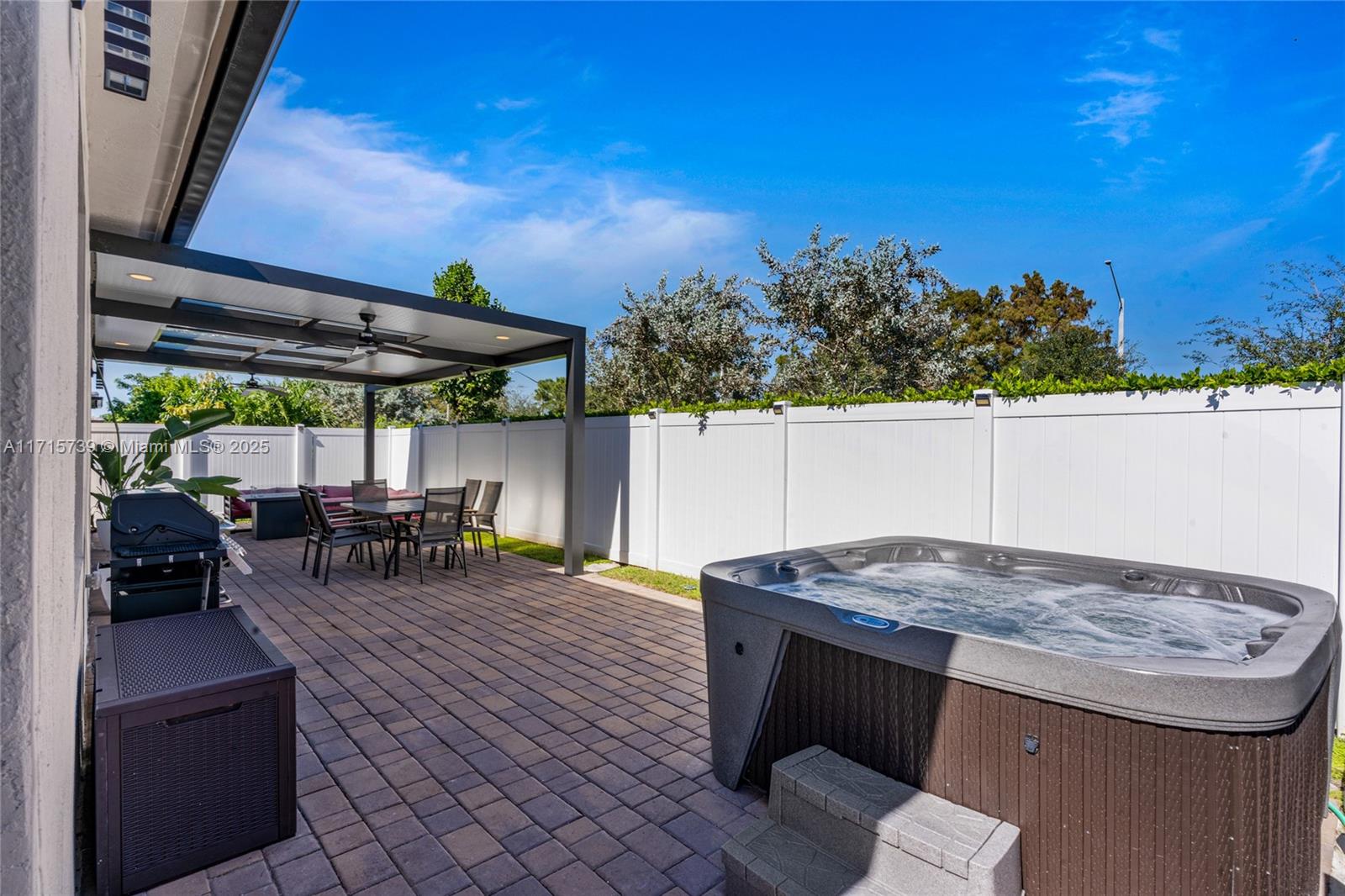 TUSCAN ISLES - Residential