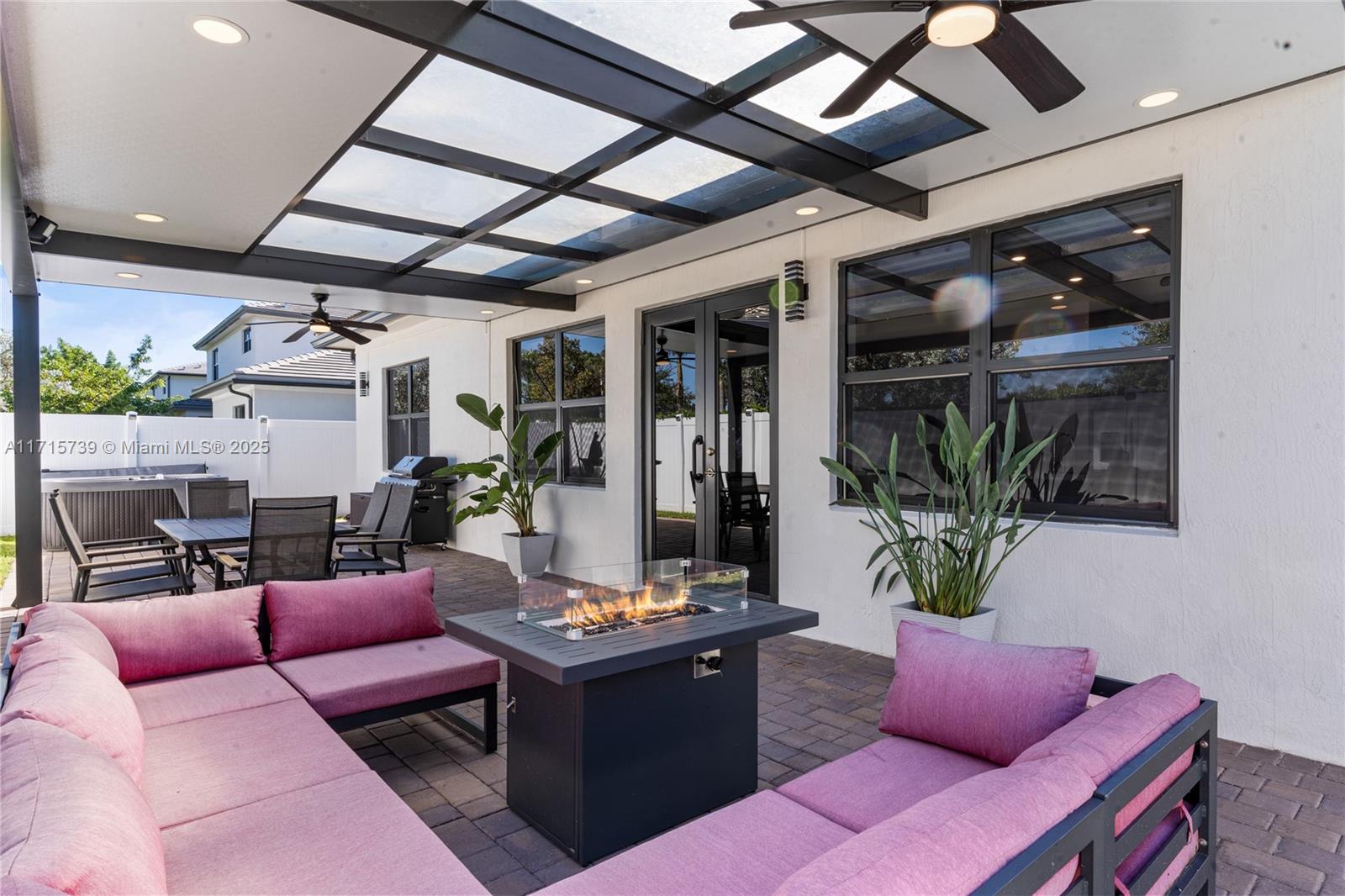 TUSCAN ISLES - Residential
