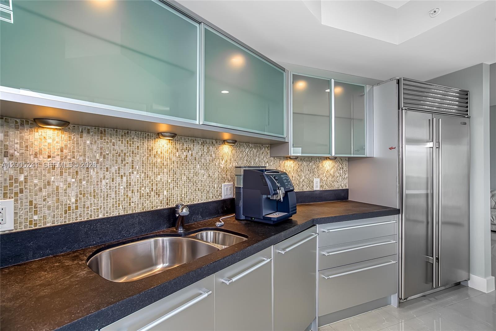 TRUMP ROYALE CONDO - Residential