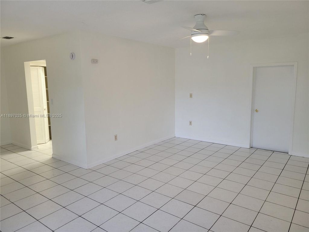 Photo of 7101 NW 24th St #-, Sunrise, FL 33313 (MLS # A11897025)