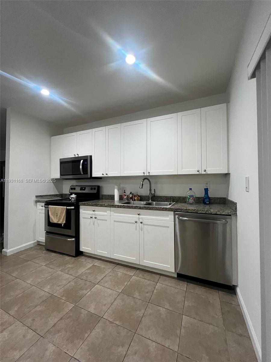 OLYMPIA GARDENS - Residential Lease