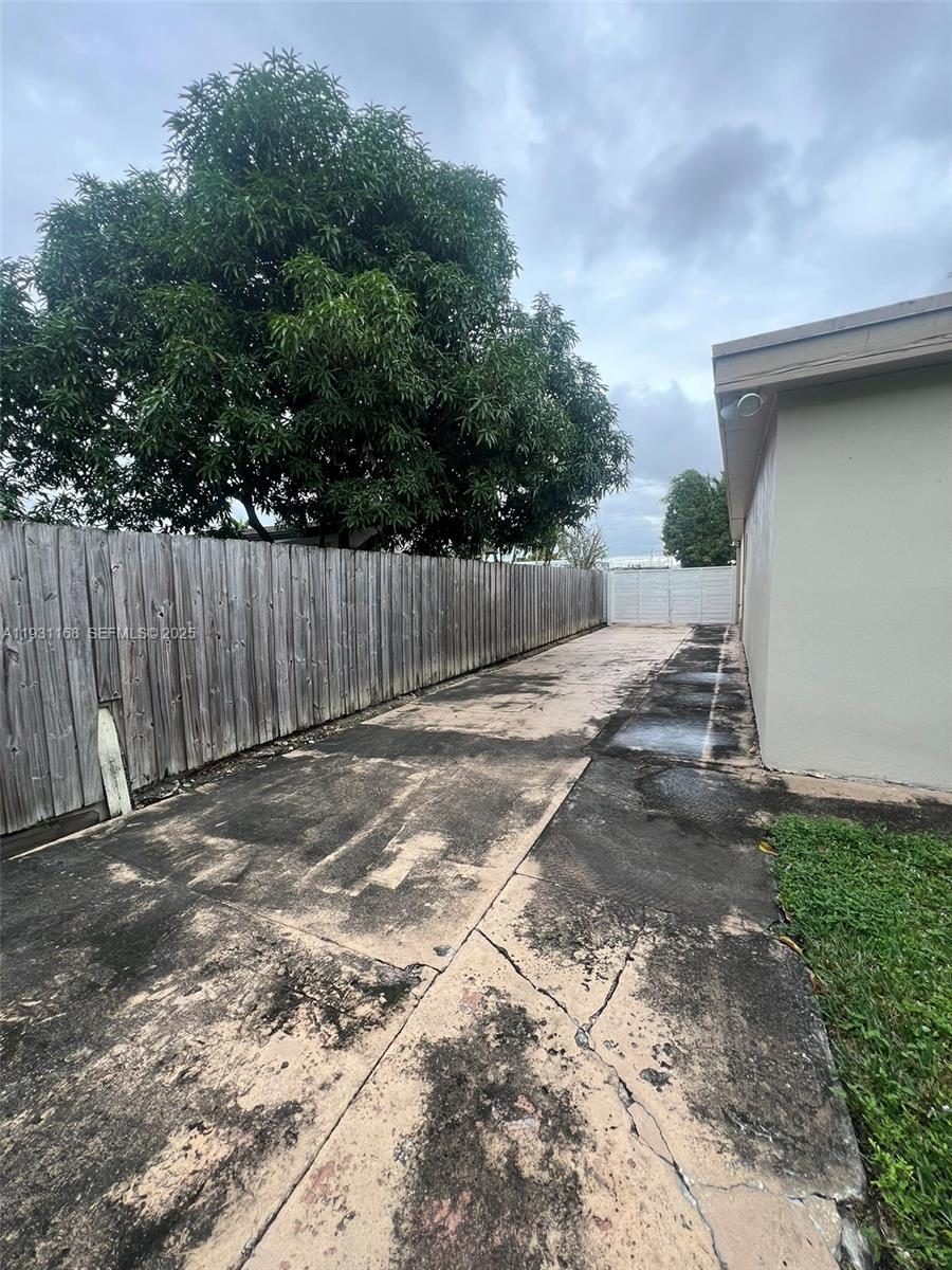 OLYMPIA GARDENS - Residential Lease