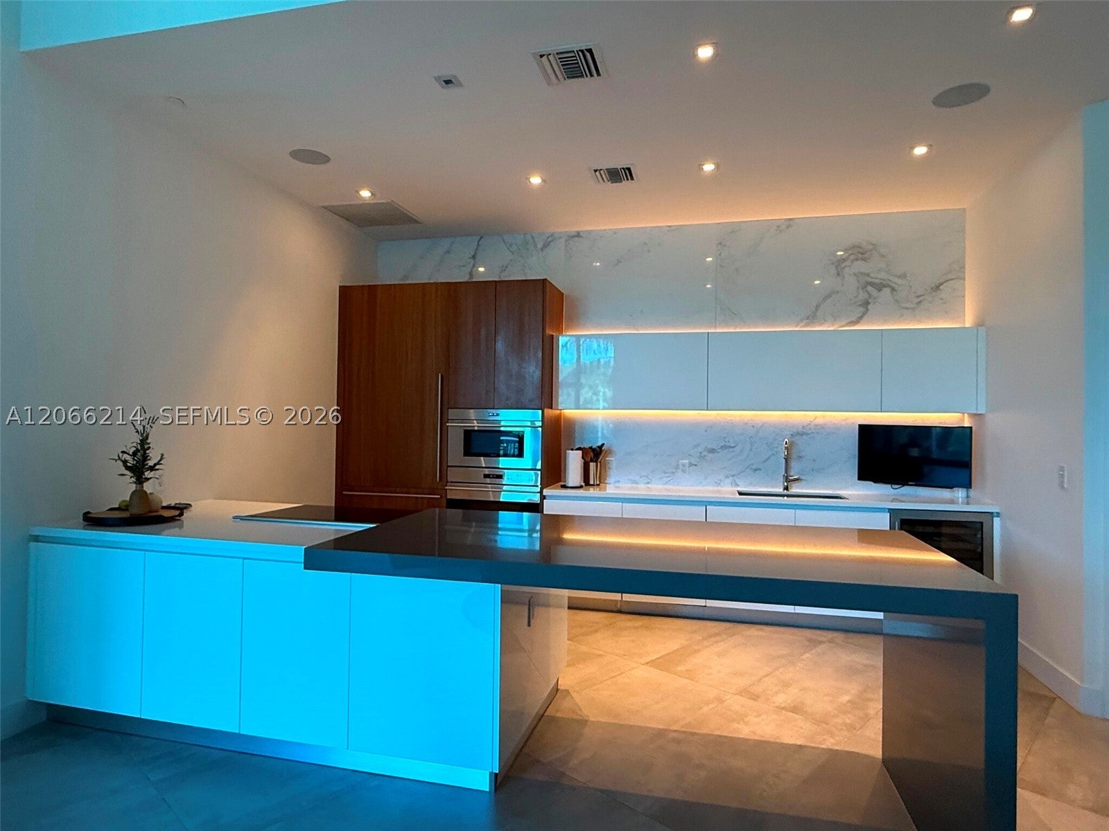 701 N Fort Lauderdale Blvd 214