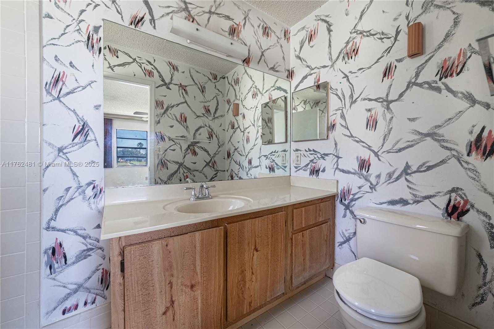 PALM HILL VILLAS UNIT THR - Residential