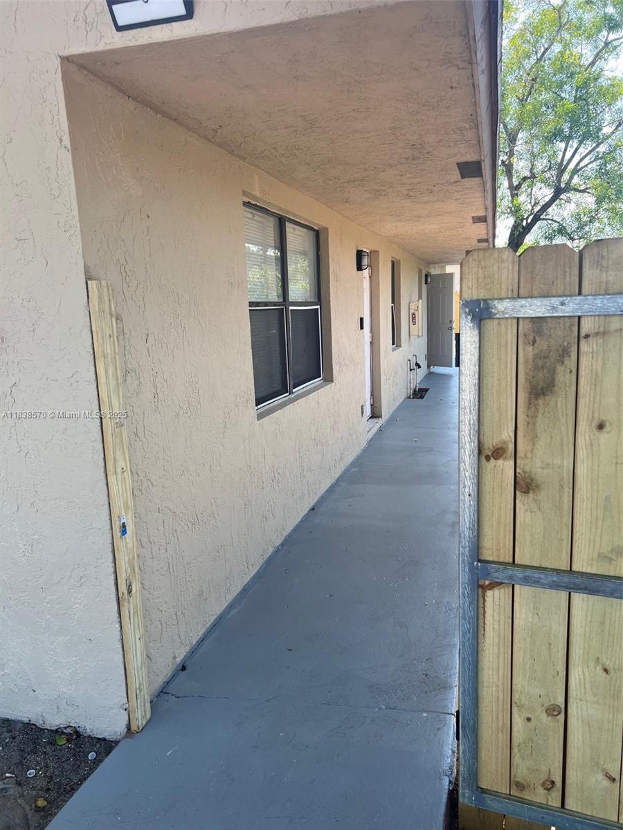 717 NW 5th Ave 1-2