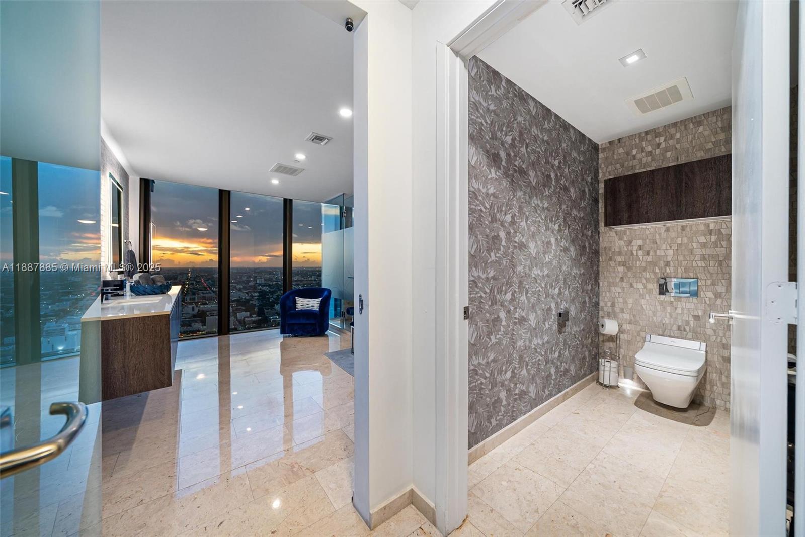 RISE CONDO - Residential