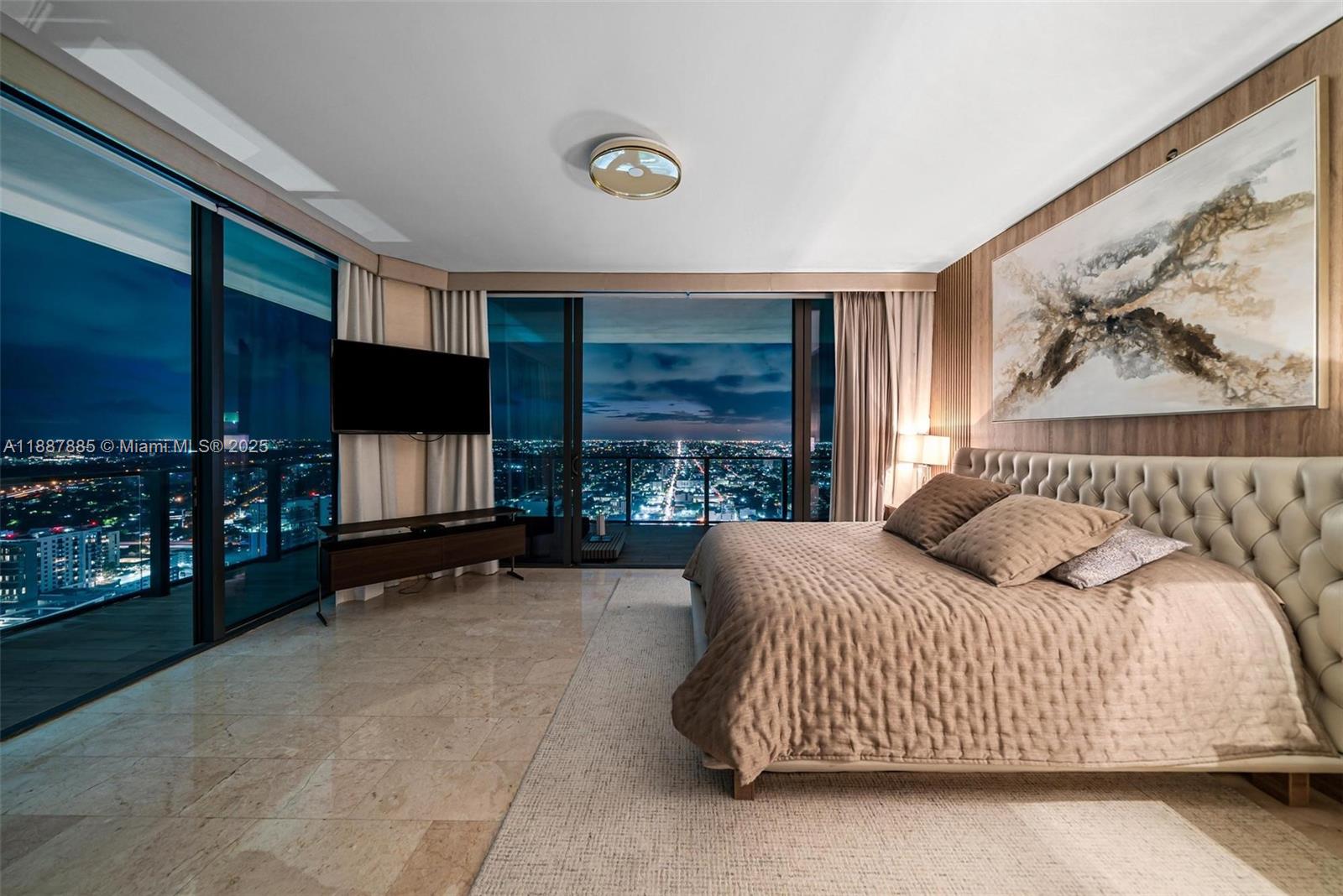 RISE CONDO - Residential