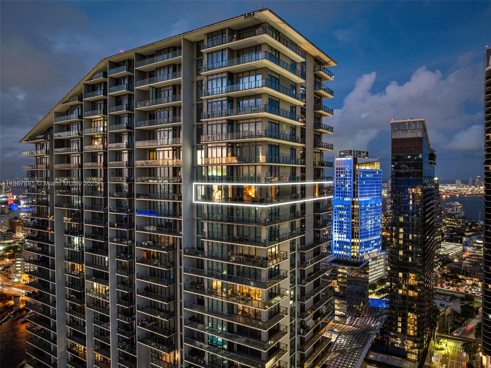 RISE CONDO - Residential
