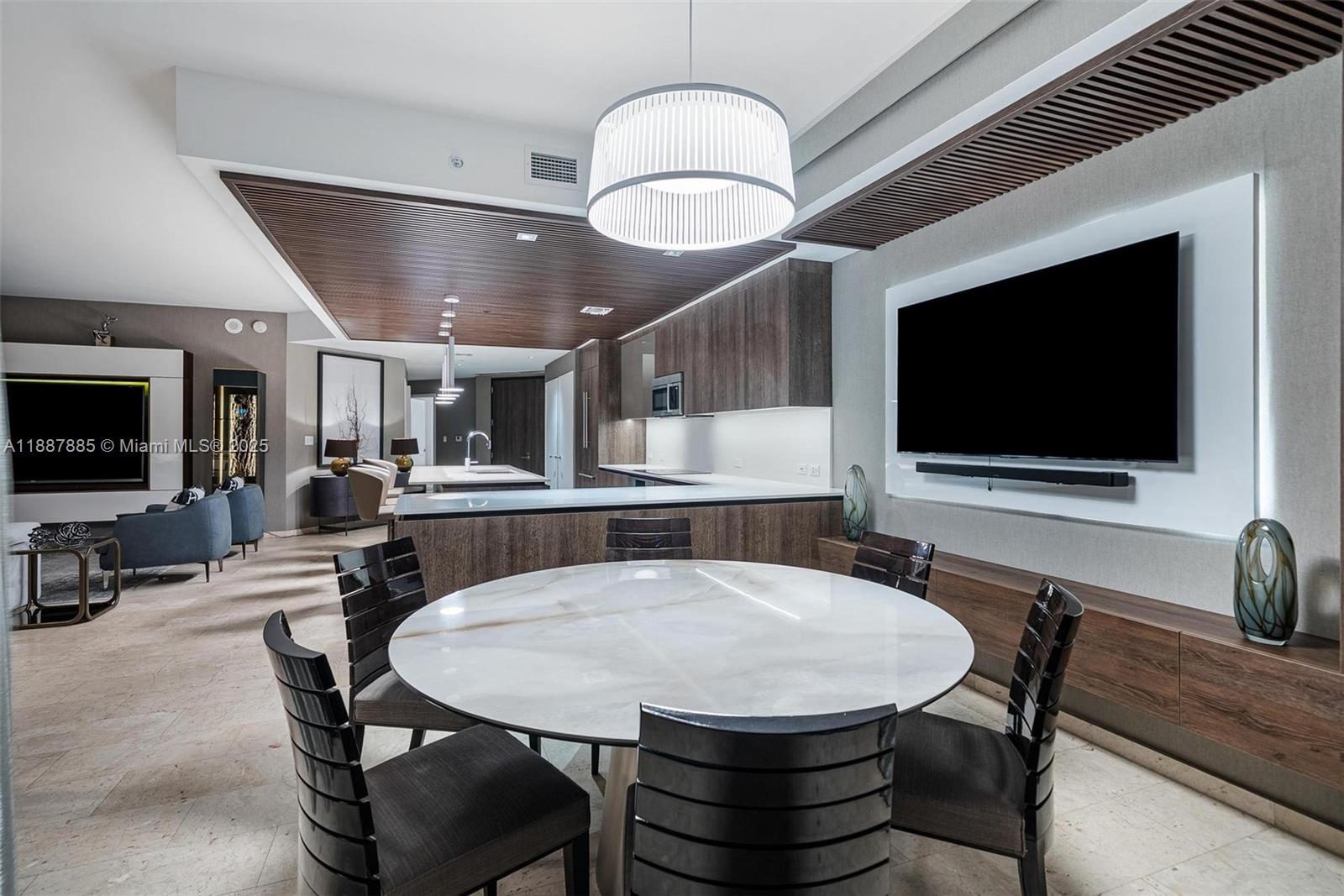 RISE CONDO - Residential