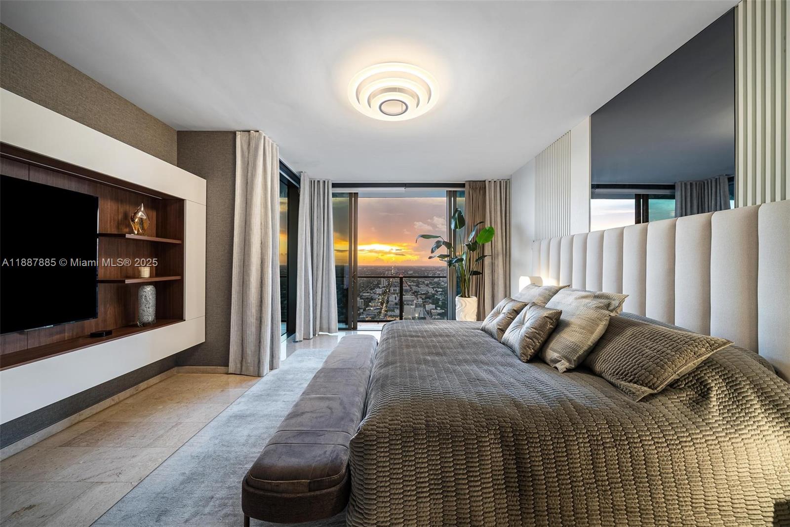 RISE CONDO - Residential