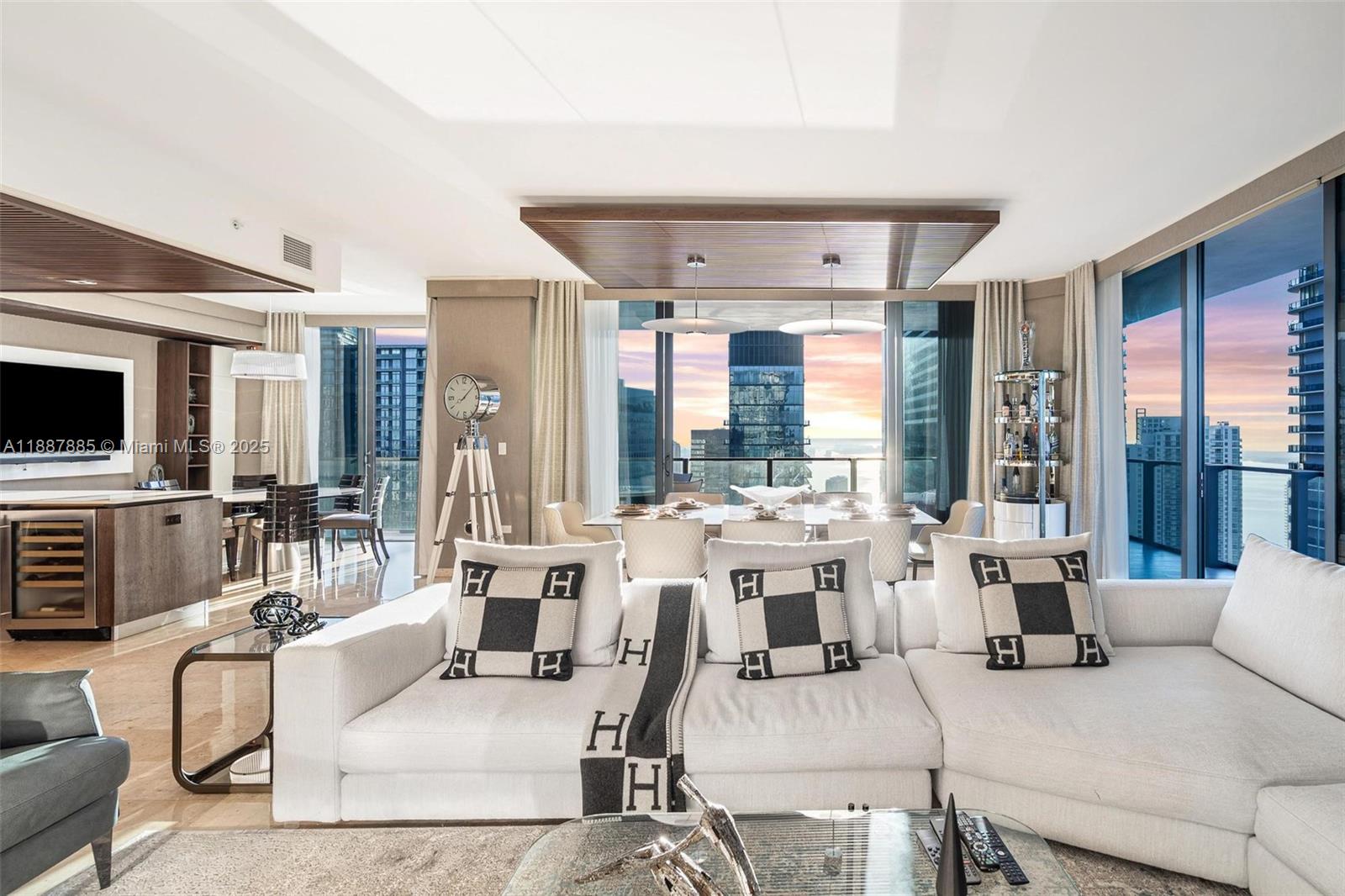RISE CONDO - Residential