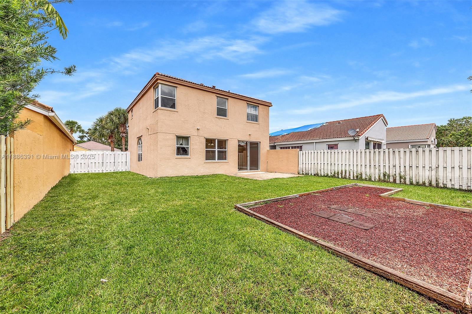 TOWNGATE - Residential Lease