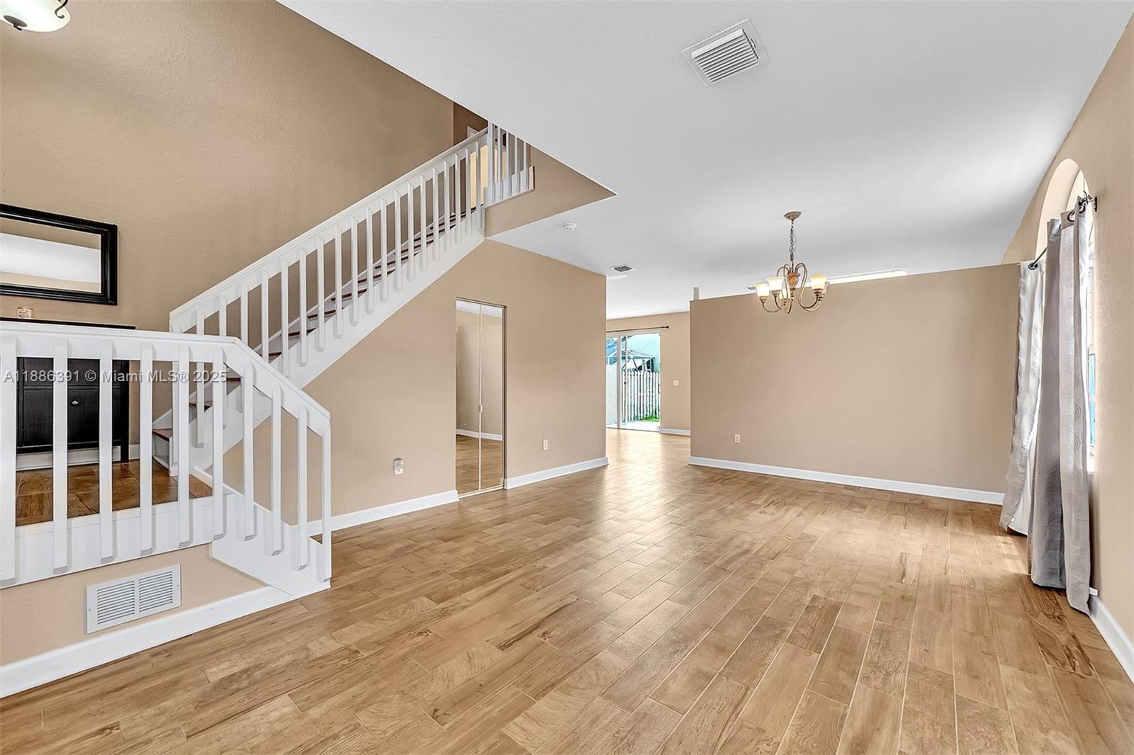 TOWNGATE - Residential Lease