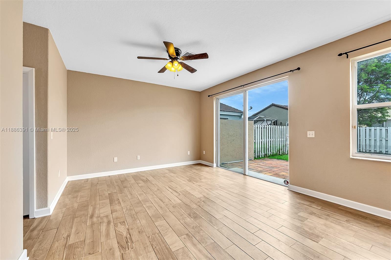 TOWNGATE - Residential Lease