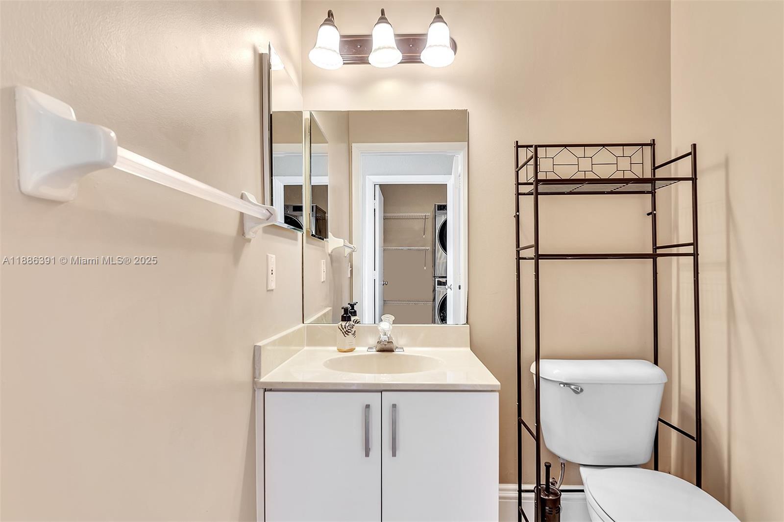 TOWNGATE - Residential Lease