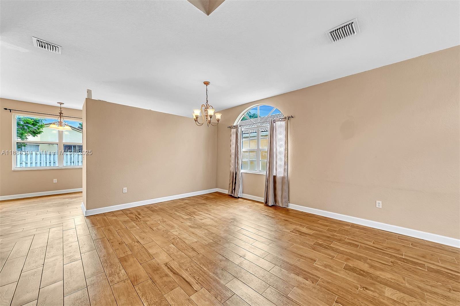 TOWNGATE - Residential Lease