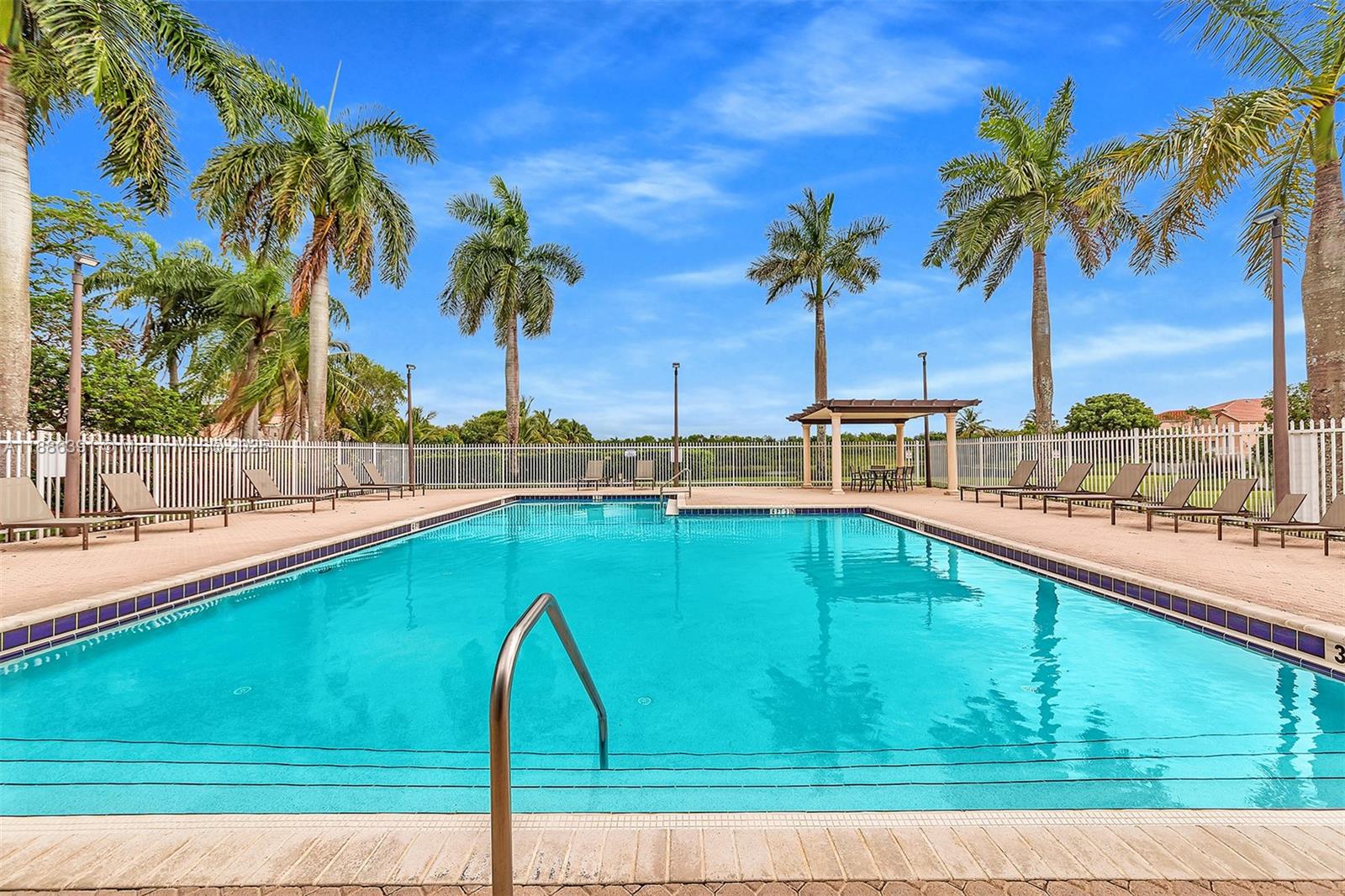 TOWNGATE - Residential Lease