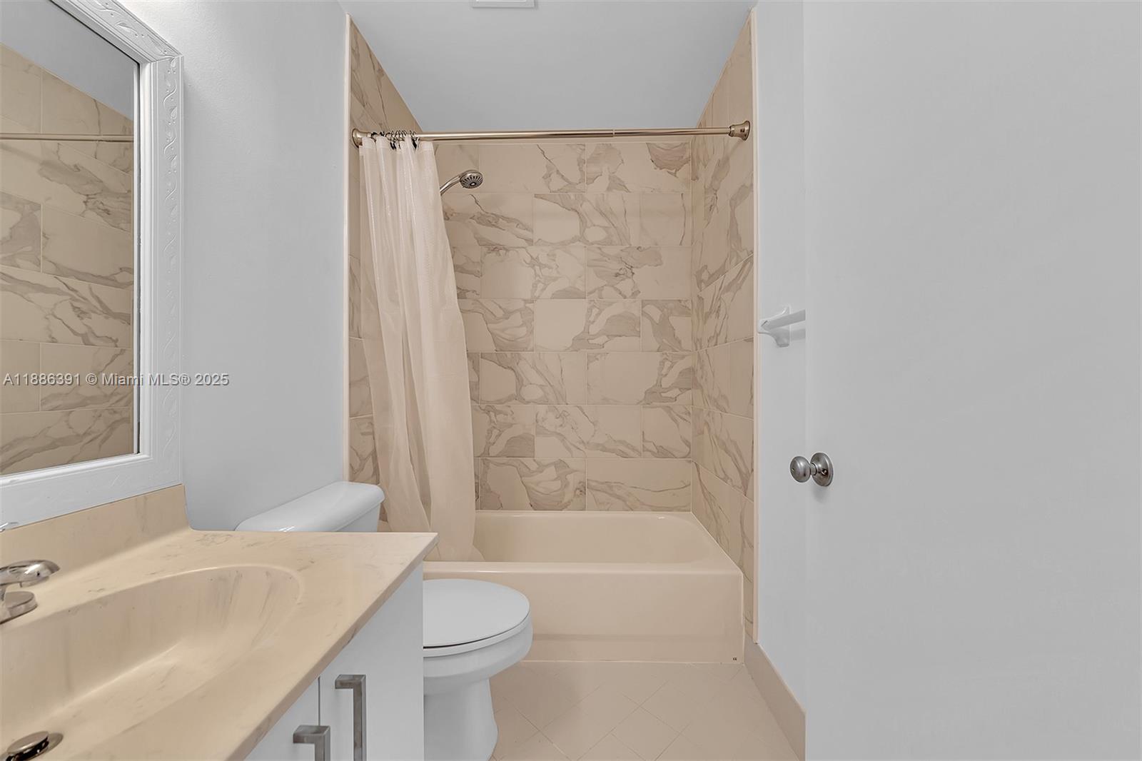 TOWNGATE - Residential Lease