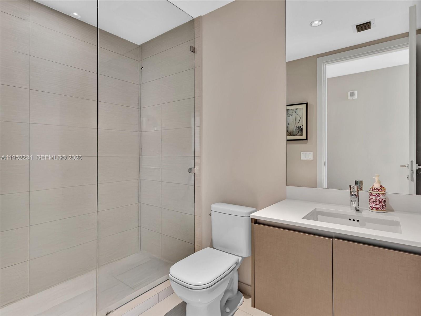 ECHO CONDO - Residential