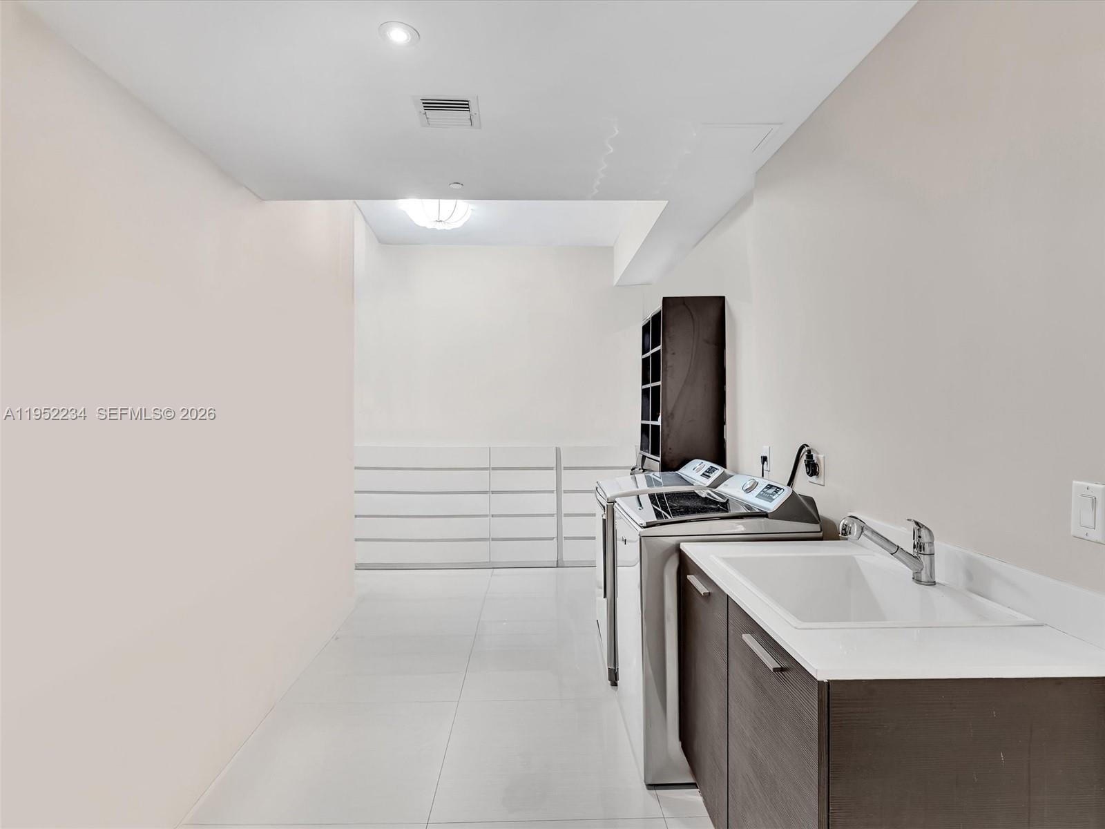 ECHO CONDO - Residential